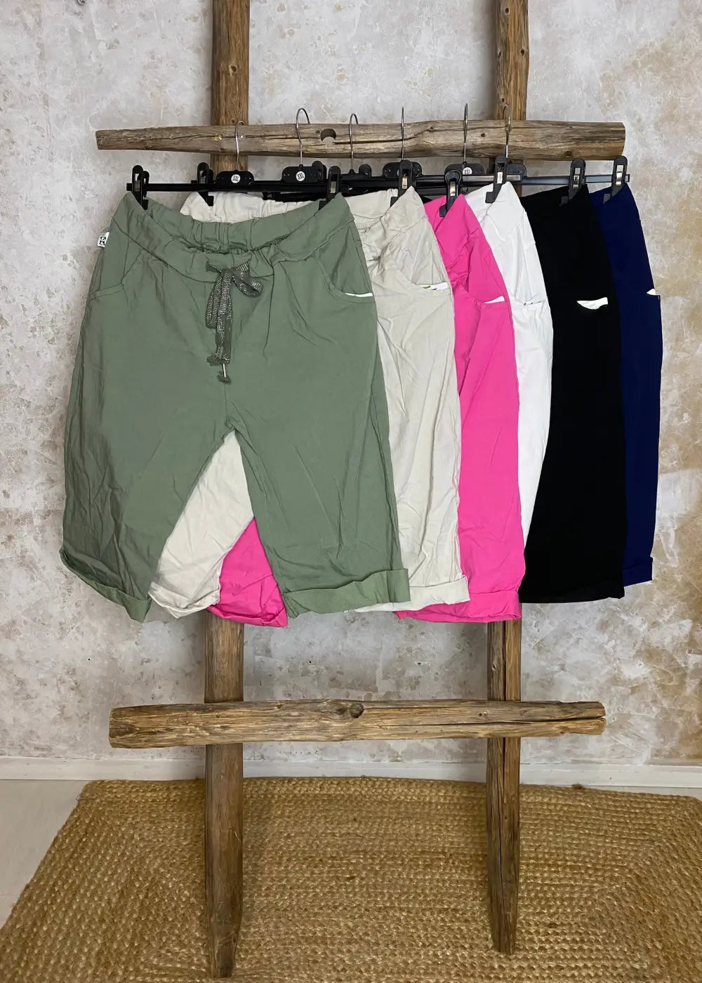 Caprit pluskoko 570 eri värejä 0525 | khaki | caprit ja shortsit