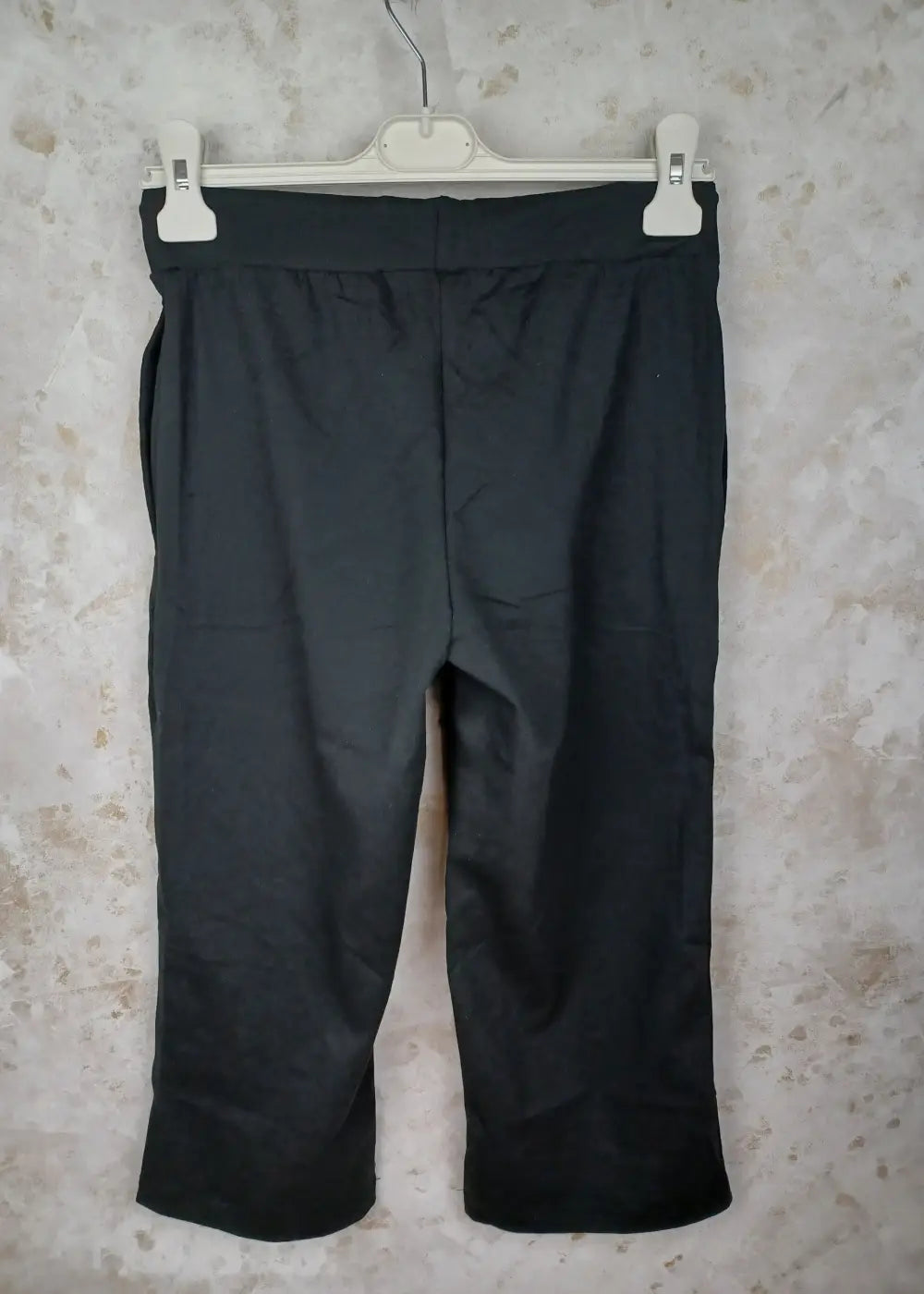 Collegecapri mxo 146 musta - caprit ja legginsit