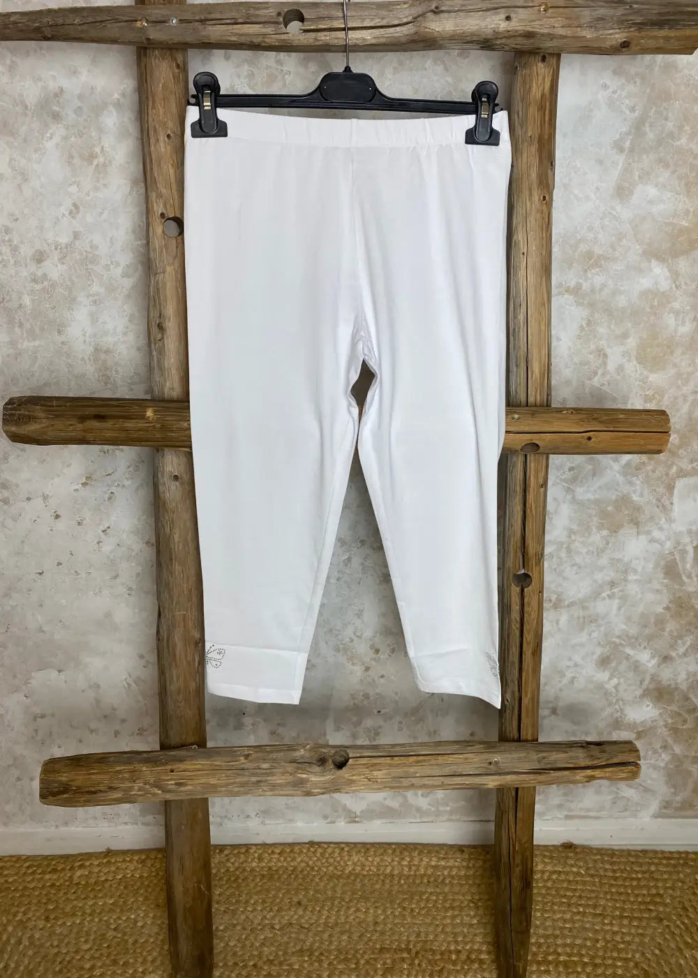 Trikoocapri mxo blingperhonen valkoinen 0425 | caprit ja shortsit