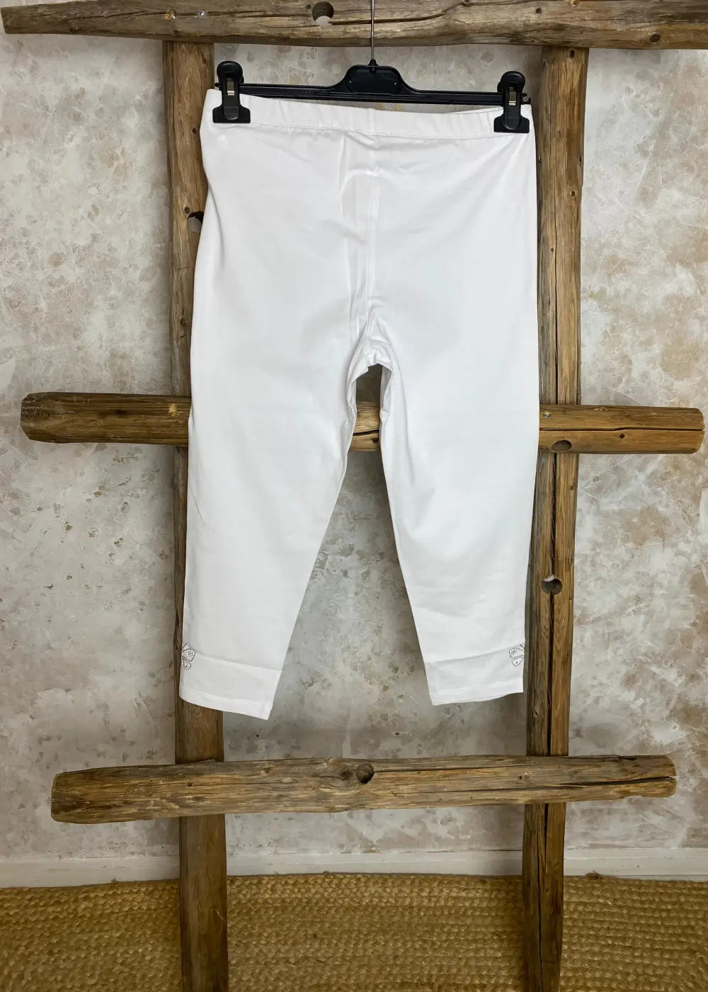Trikoocapri mxo blingperhonen valkoinen 0425 | caprit ja shortsit